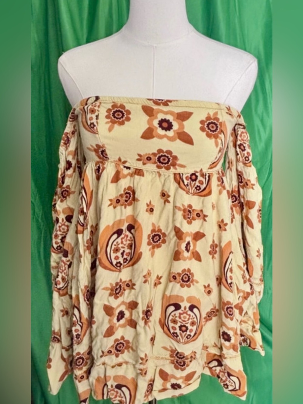 URBAN OUTFITTERS Off-Shoulder Floral Peasant Dress  in Cream and Brown🌼